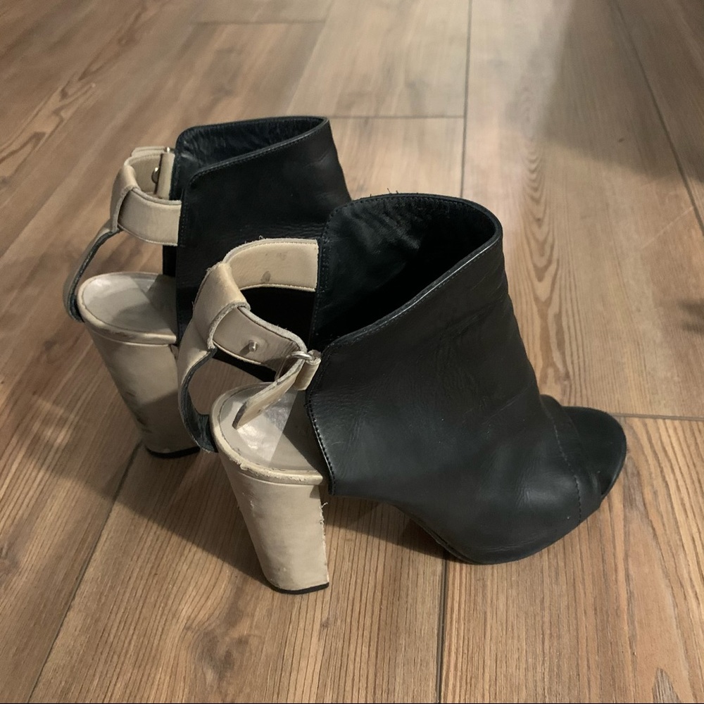 Vince Two Toned Peep Toe Mule - Picture 3 of 6